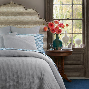 Vivada Light Gray Woven Quilt