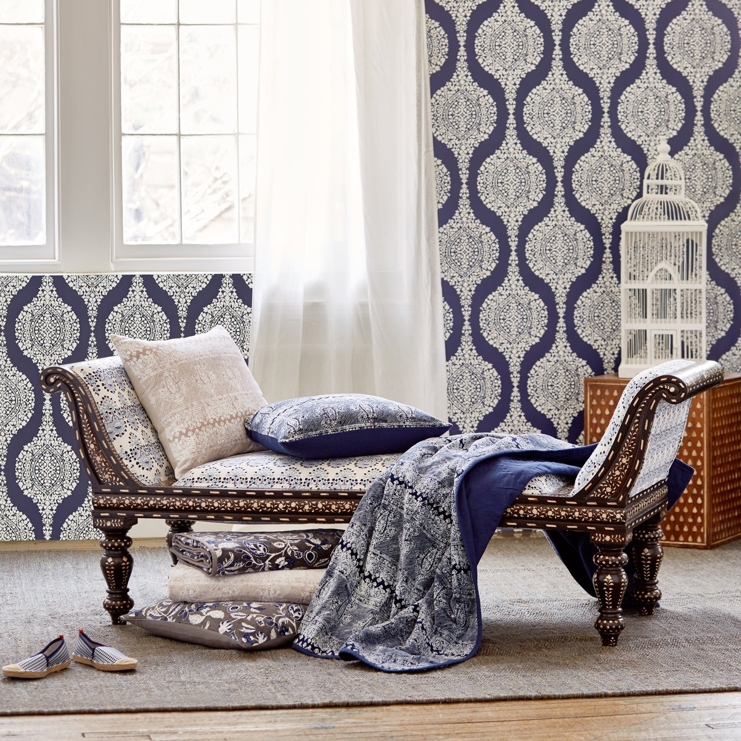 Lanka Coral Settee